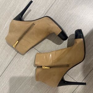Guess Tan and Black Heeled Boots
